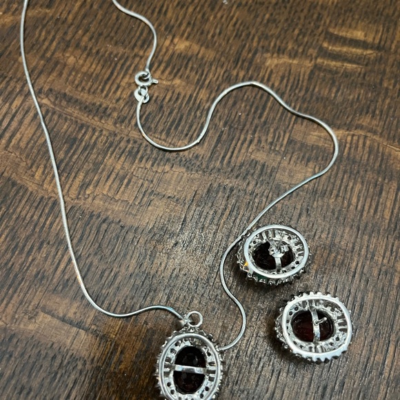 2 pieces set jewelry (necklace and earring) brand new never used. - Picture 3 of 5